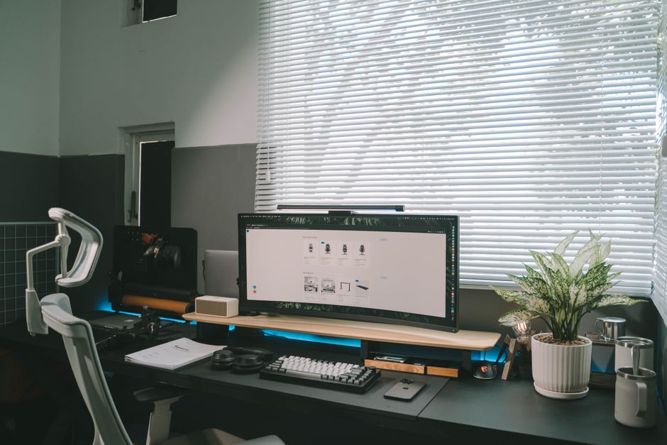 Ofis ergonomisi için uygun çalışma alanını gösteren görsel